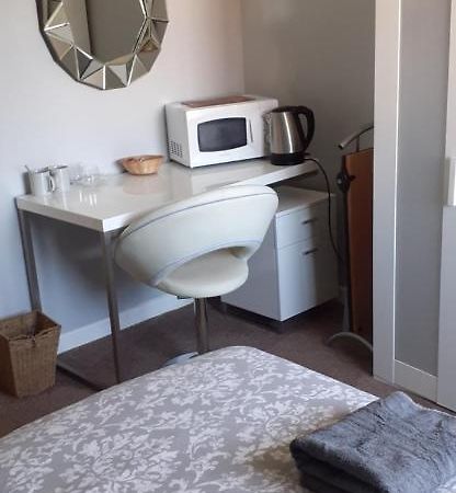 Constantine Court Homestay Shepton Mallet Ngoại thất bức ảnh